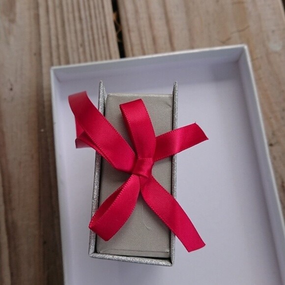 Kohls Earrings Gift Set -Multicolor Cubic Zirconia Nickel Free Silver Tone Studs - Picture 6 of 6